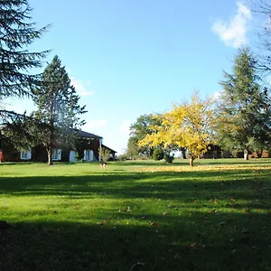 Bed & Breakfast Le Chateau De Roquebere, Condom