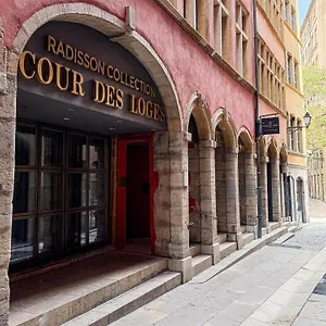 cour-des-loges.hotels-rhonealpes.com/